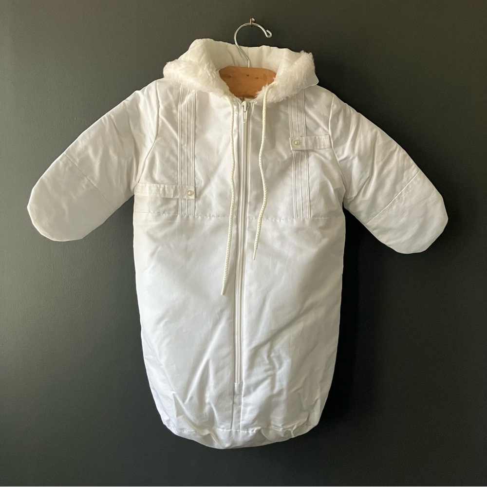 Vintage Baby Onepiece 3-6m White Hooded Made in Canada White 1980s Snowsuit
